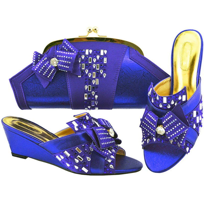 Laatste Afrikaanse Vrouwen Italiaanse Schoenen En Tas Set Versierd Met Metalen Afrikaanse Schoen En Tas Sert Voor Party In Vrouwen slip Op Pompen Laatste Afrikaanse Vrouwen Italiaanse Schoenen En Tas Set Versierd Met Metalen Afrikaanse Schoen En Tas Sert Voor Party In Vrouwen slip Op Pompen