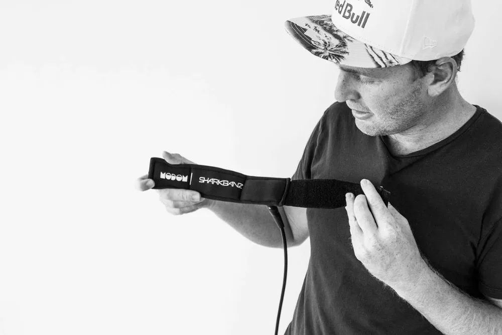 w1200_e5a9_Sharkbanz-Modom-Shark-Leash-Mark-Mathews-Deterrent-2