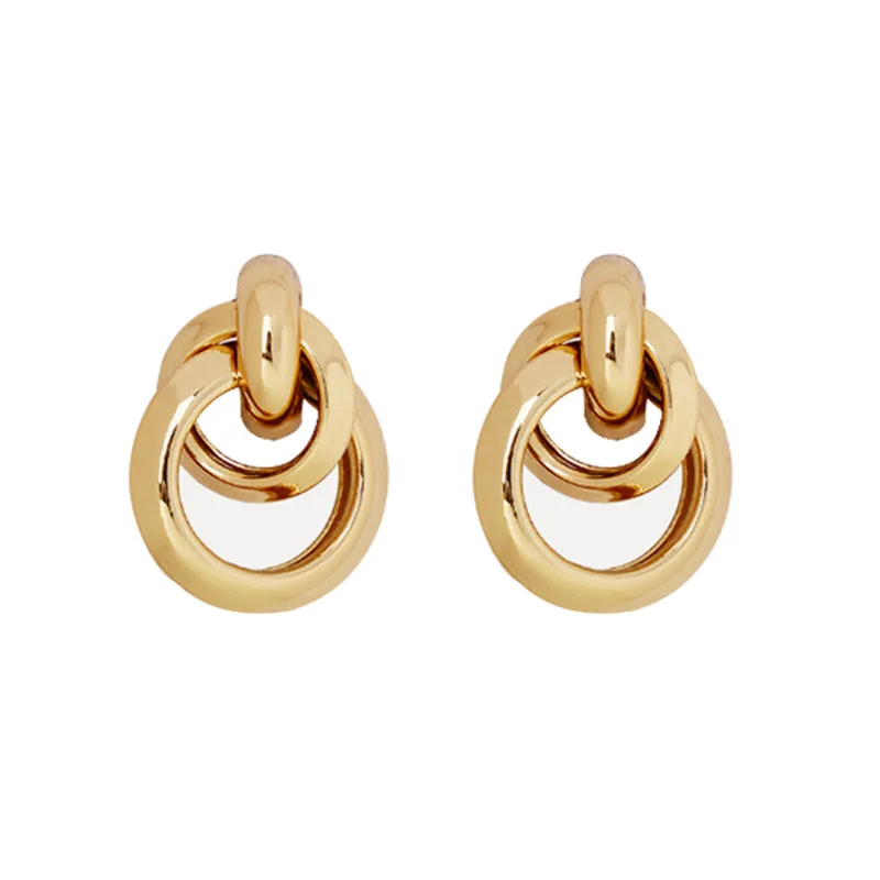 

Metallic earring contracted irregular circle earring tide person matchs circular temperament earring to act the role ofi