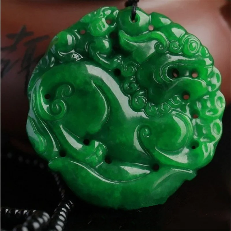 

KYSZDL High-quality green stone carved unicorn pendant men and women sweater chain pendant necklace jewelry gift free rope