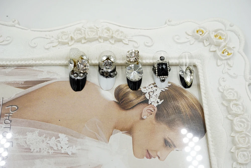 

New 24 pieces Noble Diamonds Manicure 3D Rhinestone Glitters Bling Decoration Long Fake false Acrylic Sticker Nail Tip With Glue