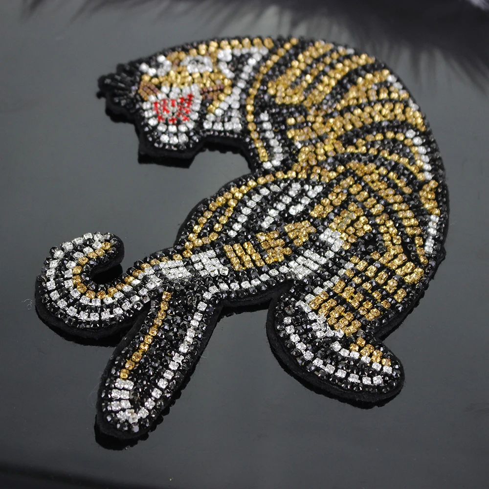 

Beaded Diamond Motifs Tiger Fabric Patches Embroidery Back Badge Applique for Clothes Sew on Sewing Accessories B78