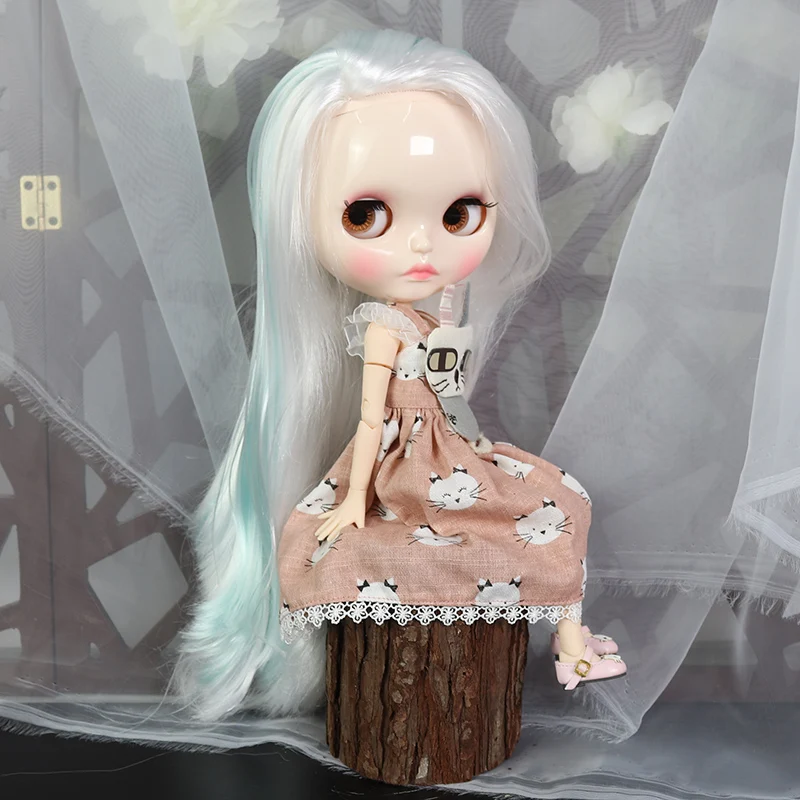 Neo Blythe Doll with Multi-Color Hair, White Skin, Shiny Pouty Face & Custom Jointed Body 3