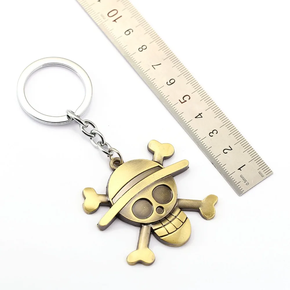 J Store One Piece anime llaveros Keychain Luffy sombrero de paja esqueleto colgante llavero para Fans regalo encanto