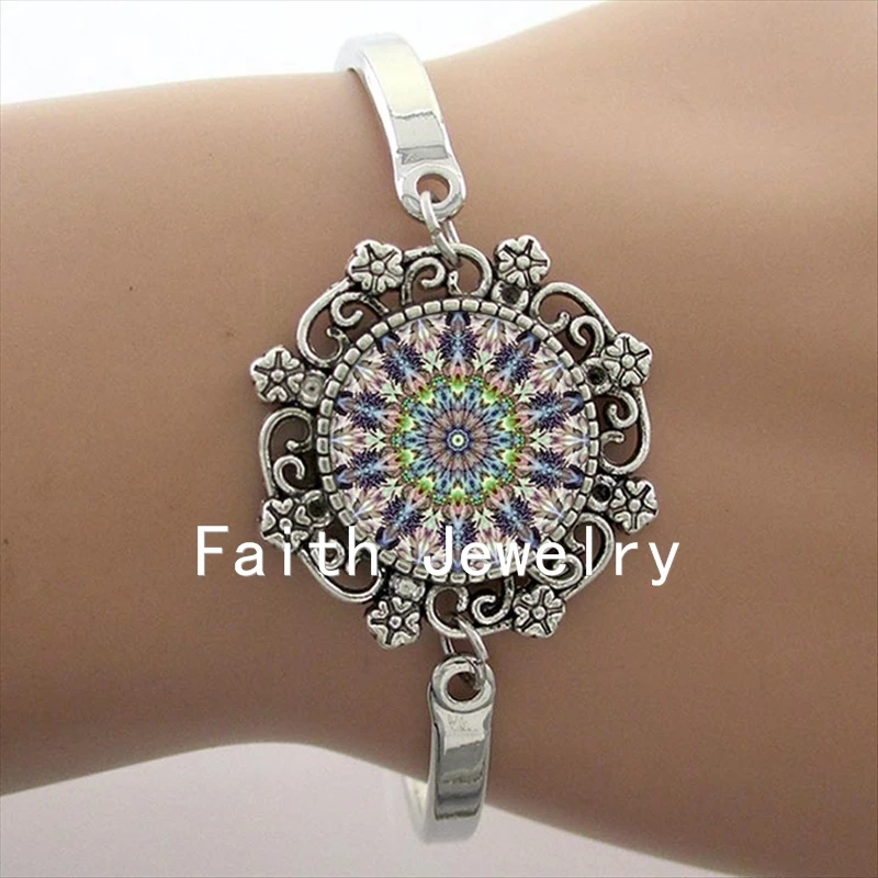 

2017 New Arrival New Charm Bracelets Zinc Women Lobster-claw-clasps Handmade Buddhism Mandala Bracelet Art Glass Dome Ht003