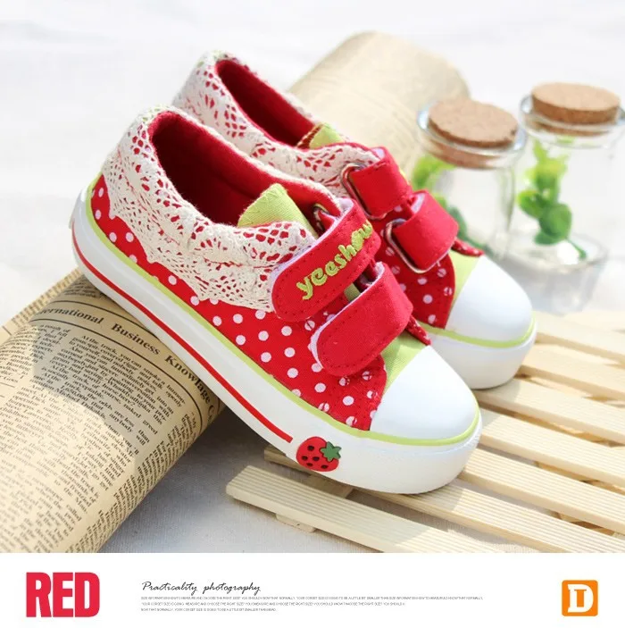 2015 New Lace Children Shoes Breathable Cotton Fabric Girls Shoes Polka Dot Canvas Velcro Coe Muscle Sneakers Autumn Kids Shoes free shipping (1)
