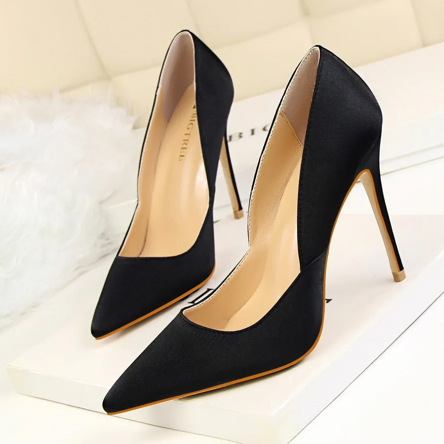 Female Fashion High Heel Pointed Toe Shoes Elegant Silk Stain Design High Heel Wedge Sandals Lady Party Clear High Heel Shoes Female Fashion High Heel Pointed Toe Shoes Elegant Silk Stain Design High Heel Wedge Sandals Lady Party Clear High Heel Shoes