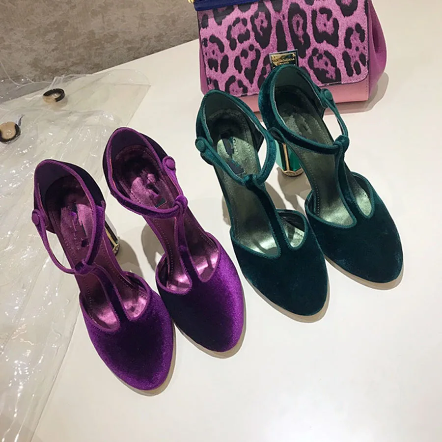 Prova Perfetto модные Подиумные стильные женские туфли-лодочки с драгоценными камнями на не сужающемся книзу массивном каблуке с круглым носком в стиле ретро модельные туфли с Т-образным ремешком женские вечерние туфли на высоком каблуке