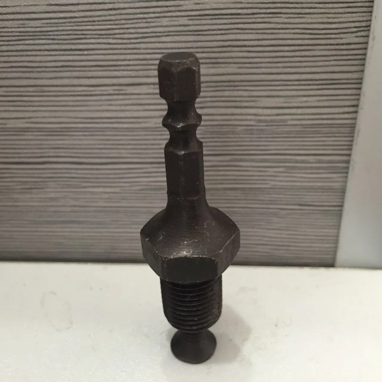 

Adapter to 1/2-20UNF Hex Shank Male Thread w Reverse Screw for Drill Chuck