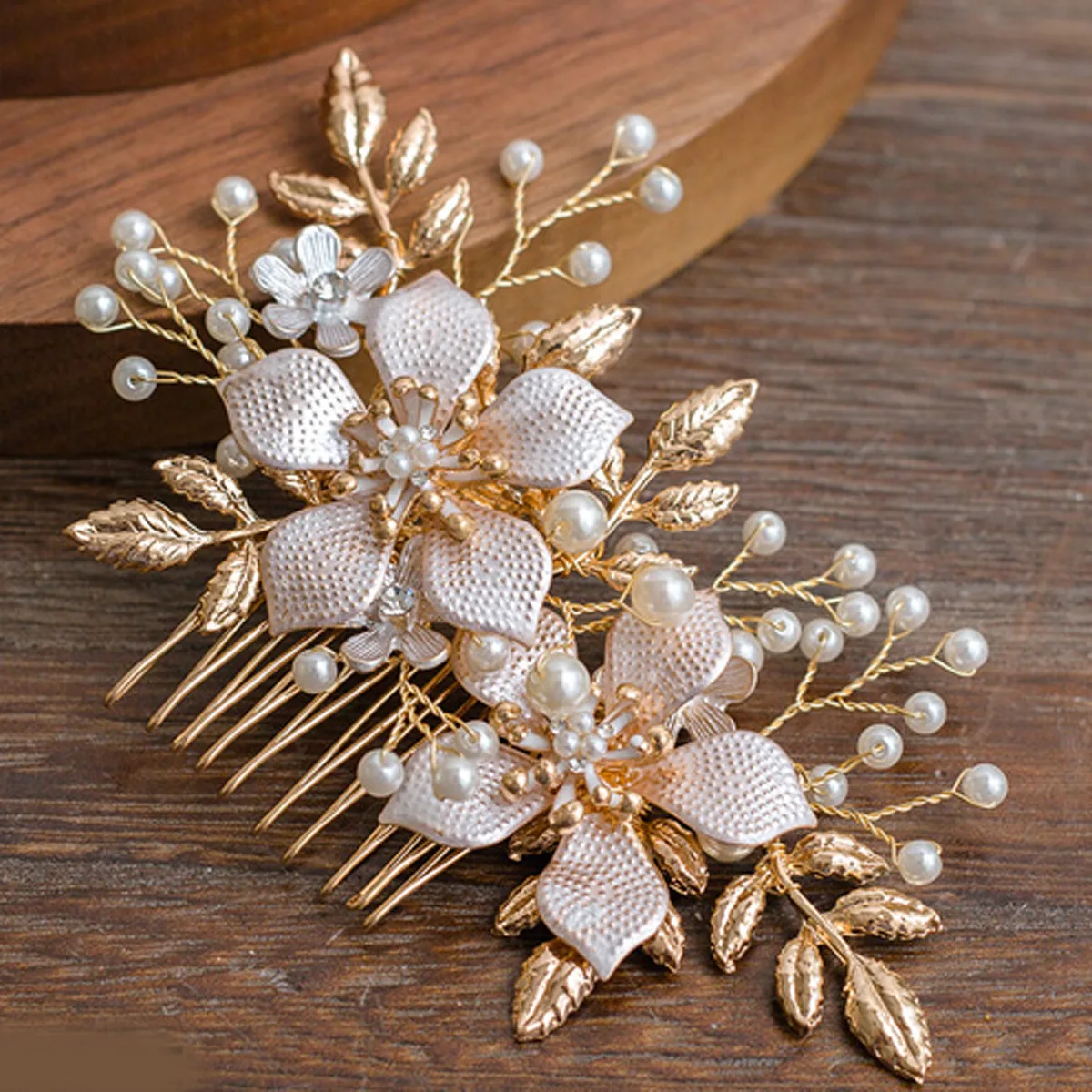 Korean bride simple beaded flower hair ornaments gold comb flower