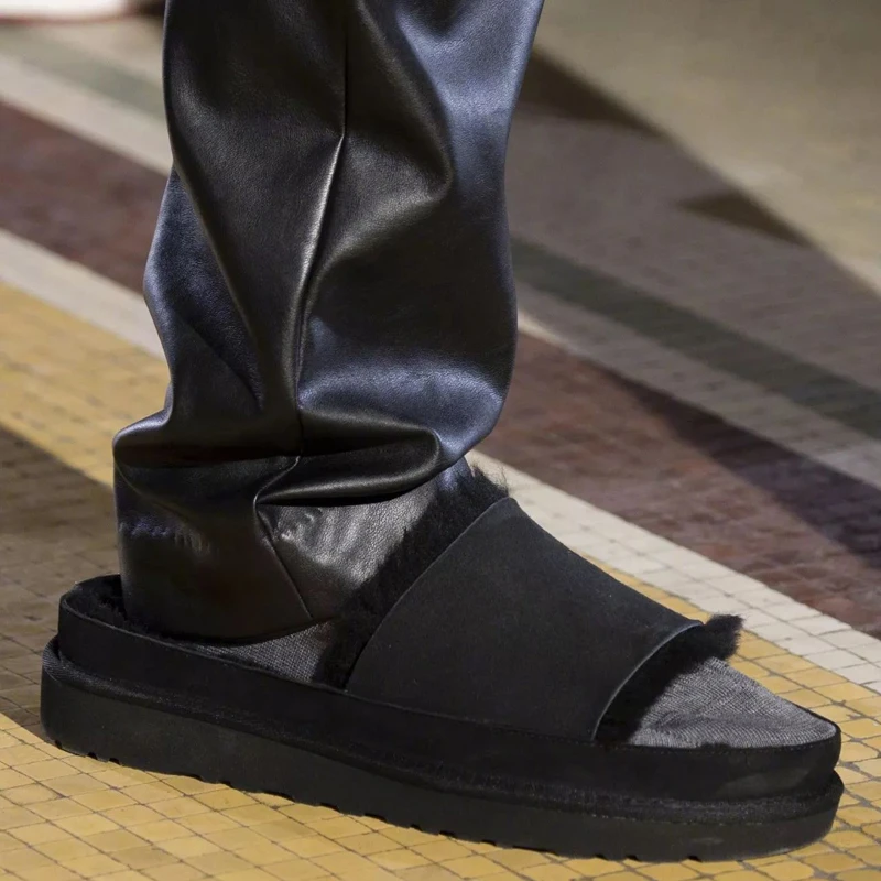 

2018 European and American autumn winter model fashion show genuine leather fur warm slippers opened-toe women platform shoes