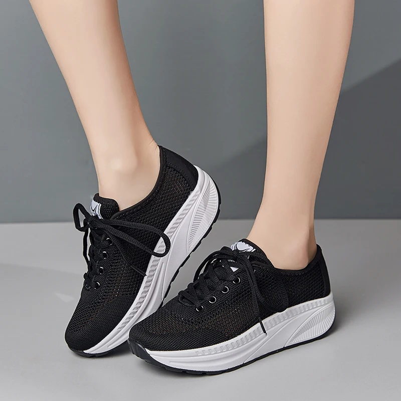 Swing Platform Toning Fitness Casual Walking Shoes Wedge Sneaker Women Boys and Girls Happily Smile On School Bus