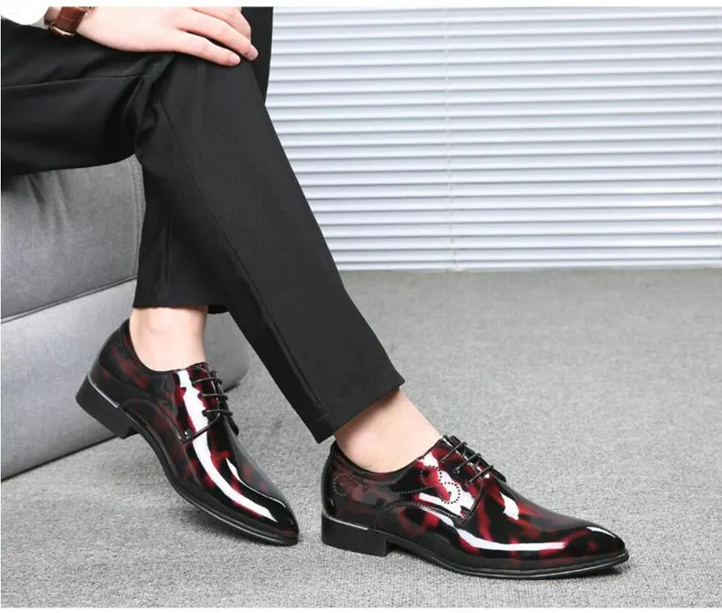 Men's Casual Shoes Moccasins Men Breathable Moccasins Men Red Solid Lace-Up Oxford Shoes for Mens Big Size 46 47 48 with Socks   (15)