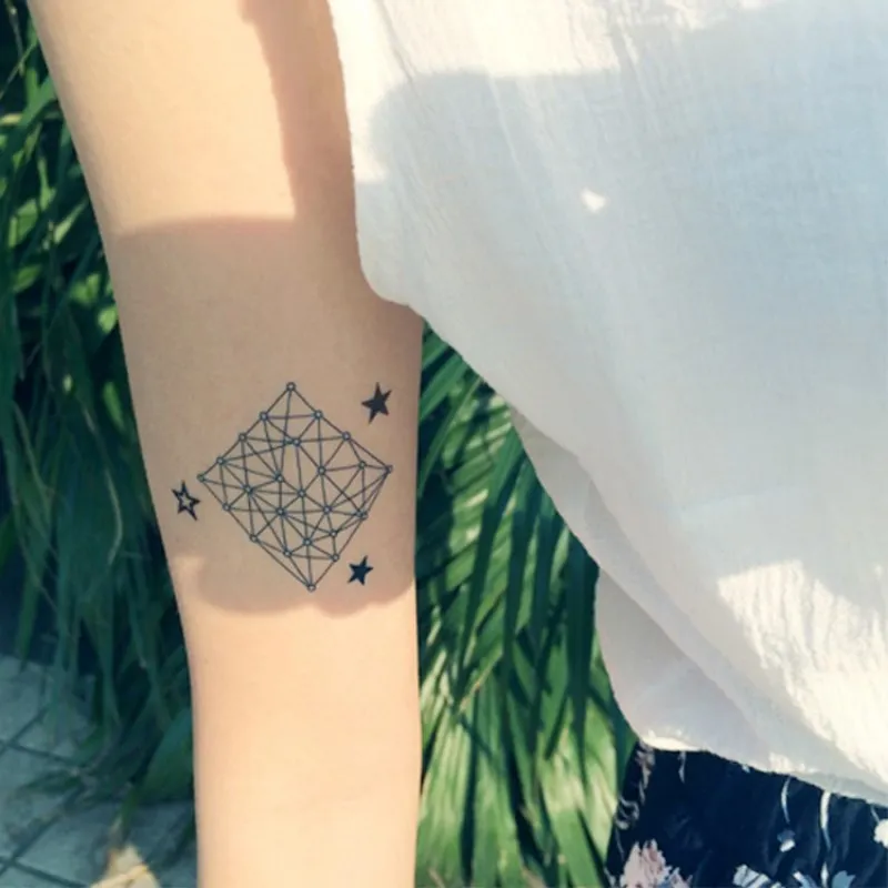 Маленькая чистая и свежая и Геометрическая Водонепроницаемая тату-паста геометрические узоры для мужчин и женщин татуировка с изображением звёзд наклейки