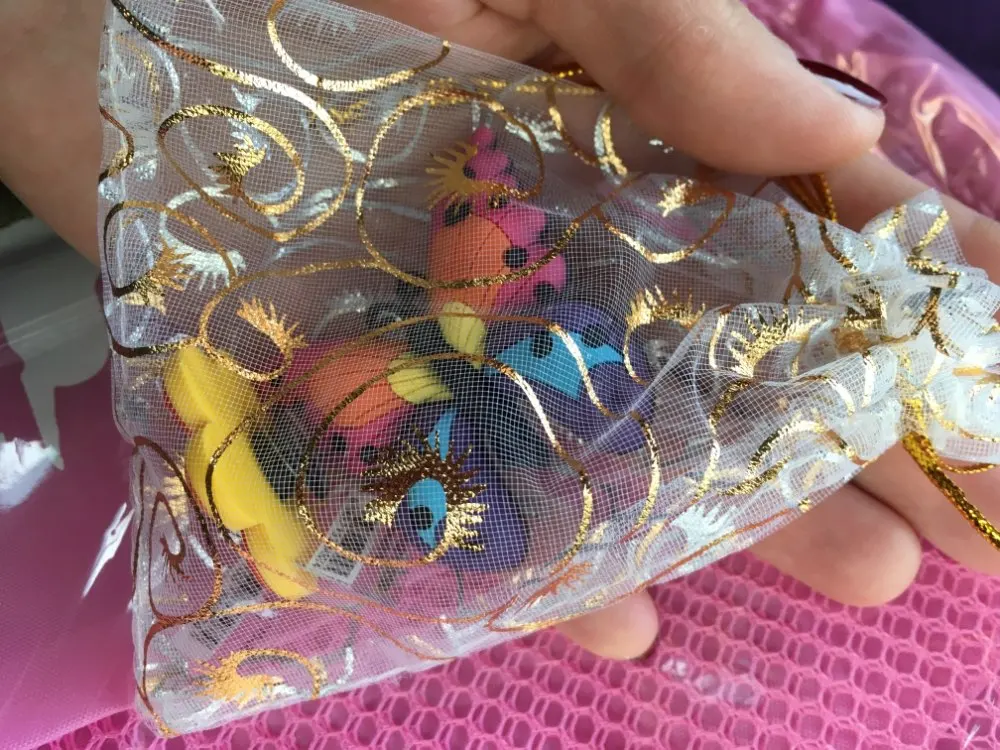 1pcs High Imitation Shoe Charms Ice Cream Ladybug Soccer Rainbow Bee Shoe Buckles Accessory fit Bracelets Croc JIBZ Kids Gifts