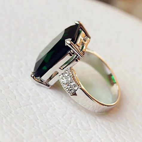 Women's Jewelry: Fashionable Big Square Green Stone Ring with White Gold Color and Brilliant Cubic Zirconia image 2