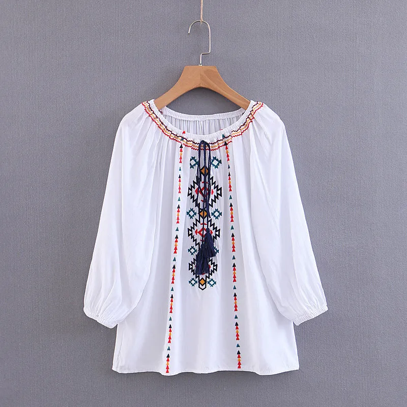 

2019 Spring Women Vintage Blouse Boho Floral Embroidered Lantern Sleeve Tops Ladies Retro Beach Party Shirts