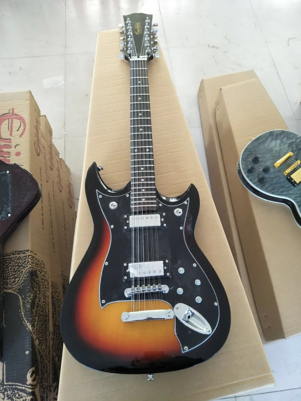 

The wholesales right handed electric guitar with 12 strings and chorme pickups for performance