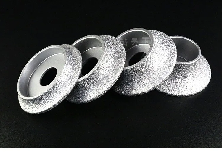 3149683452_645095048