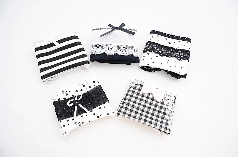 3889939898_541603624