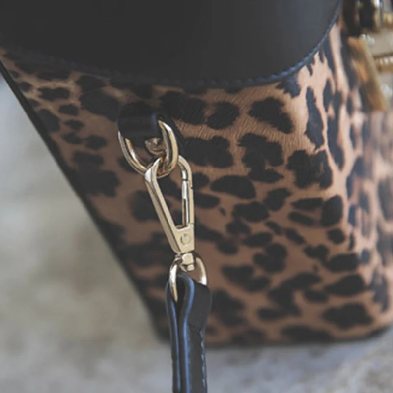 Fashion Women Leopard Rivet Handbag INS Popular Hot Female Exquisite Shoulder Bags Mini Box Ladies Travel Handle Bolsa SS3484 (3)