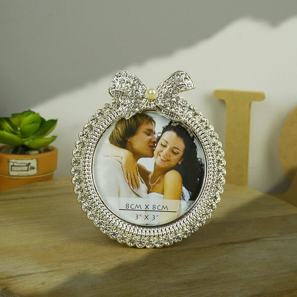 Image New fashion crystal round metal Photo Frame DIY Picture Frame Wedding Favors Handmade Jeweled Picture Frame frame handicraft