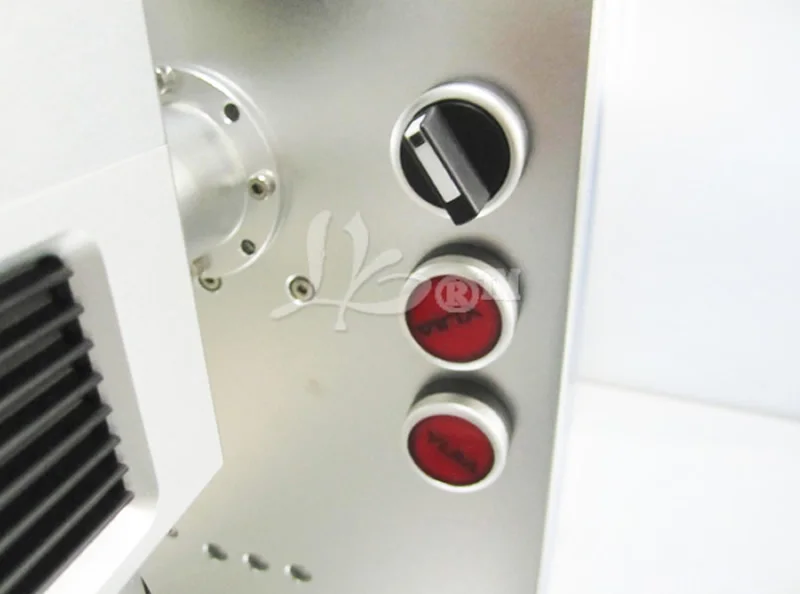 laser marking machine (20)