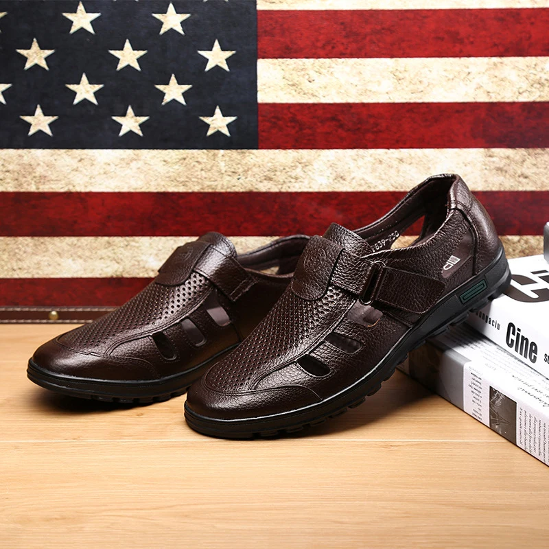 Sandals Men Genuine Leather Sandals Breathable Soft Casual Shoes Non-Slip Retro Style Outdoor Shoes with Buckle New 2019 Summer