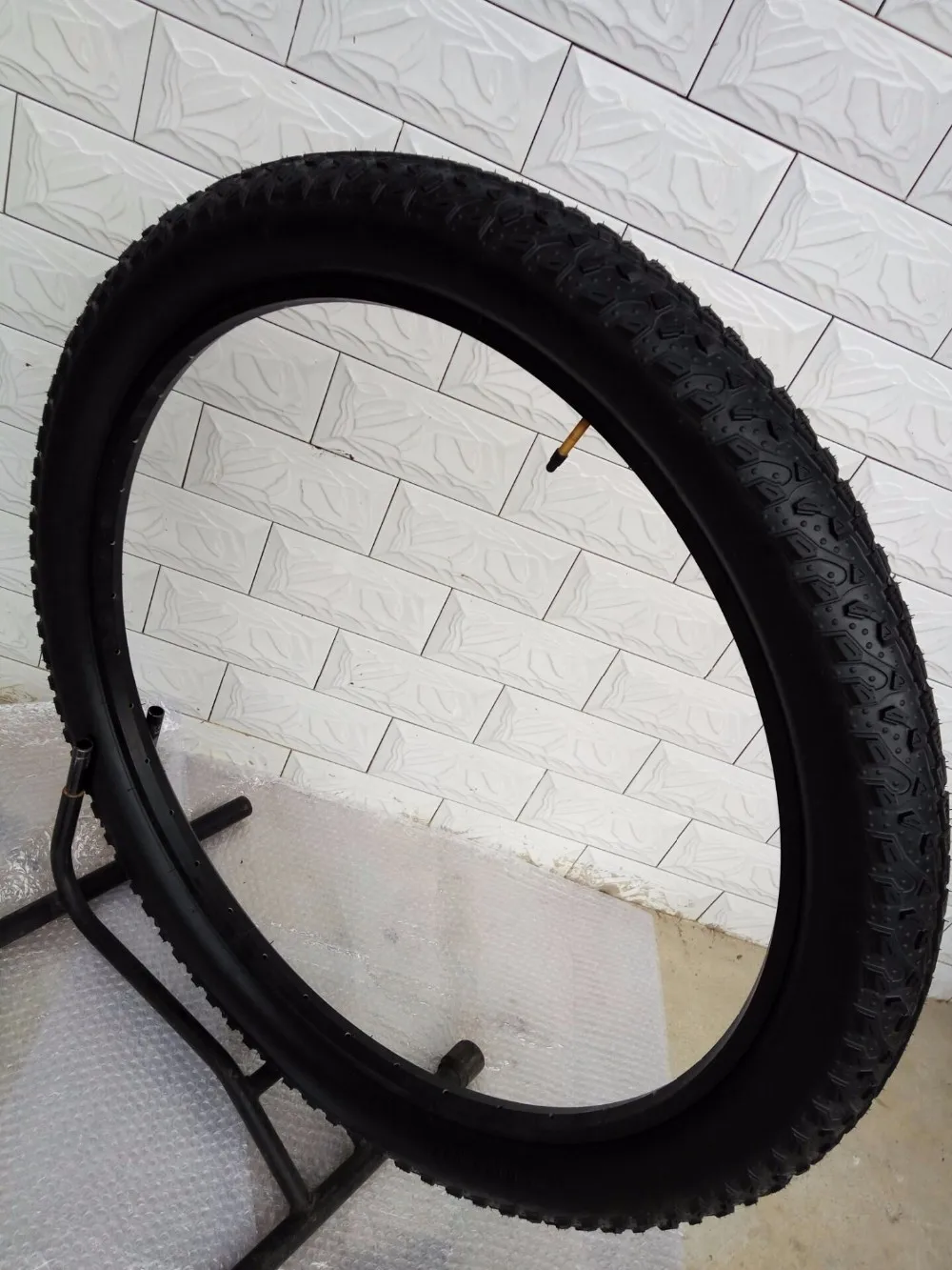 Цена за Бесплатная доставка в исходном 29er 26er MTB велосипед шины 26*3.0 26*3.0 DH Шин Сверхлегкий. носить Расширить Совместимость для Maxxis для kenda Цена за Бесплатная доставка в исходном 29er 26er MTB велосипед шины 26*3.0 26*3.0 DH Шин Сверхлегкий. носить Расширить Совместимость для Maxxis для kenda