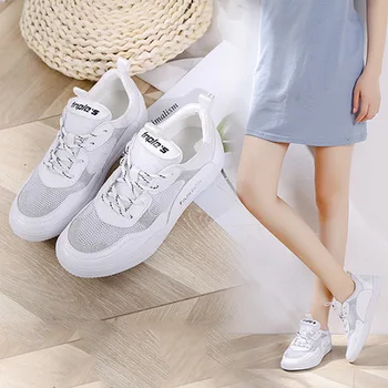 

The 2018 new style sports shoes with leather and small white shoes