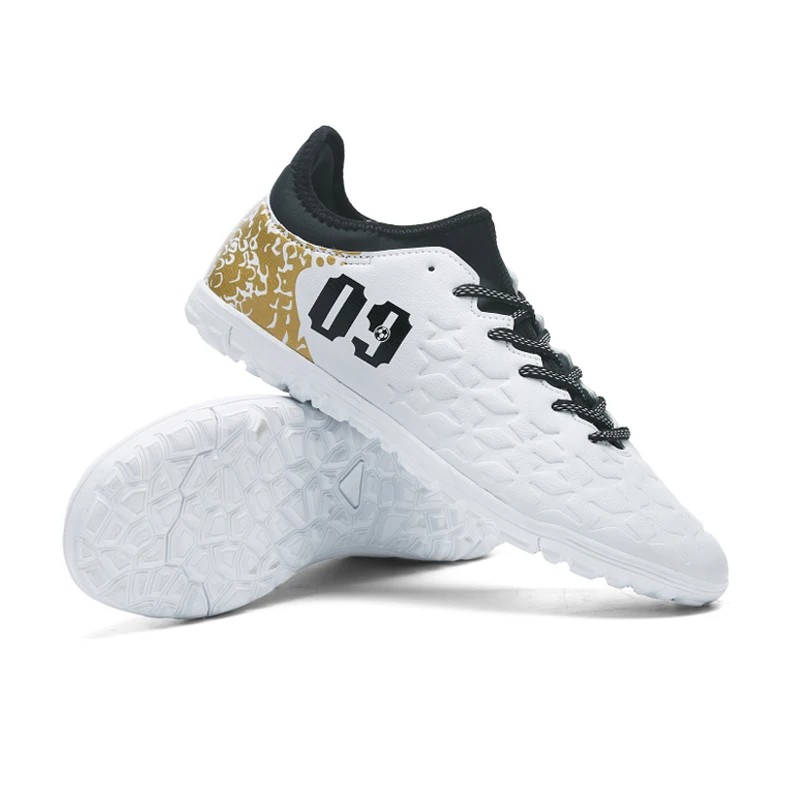 chaussure de foot avec chaussette intégrée