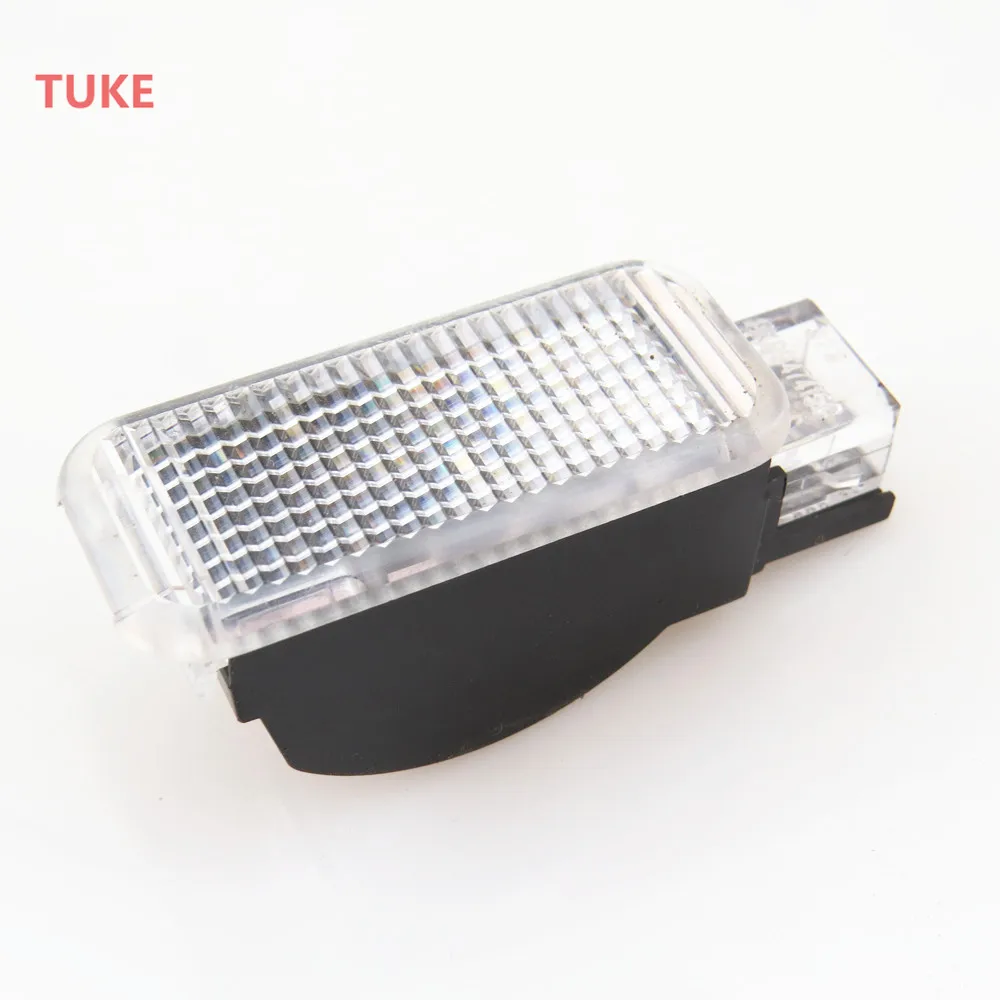 

Car Trunk Tail Warning Lights For VW Sharan Phaeton A2 A3 A7 Q3 Q7 Q7 Yeti Seat Leon 8KD 947 415 C 8KD 947 415C 8KD947415C