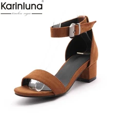KARINLUNA Hebilla de Correa Sandalias de Las Mujeres de Moda Tacón Cuadrado Zapatos de Verano 2017 de la Mujer Del Dedo Del Pie Abierto Zapatos de Plataforma de Tamaño Grande 31-48