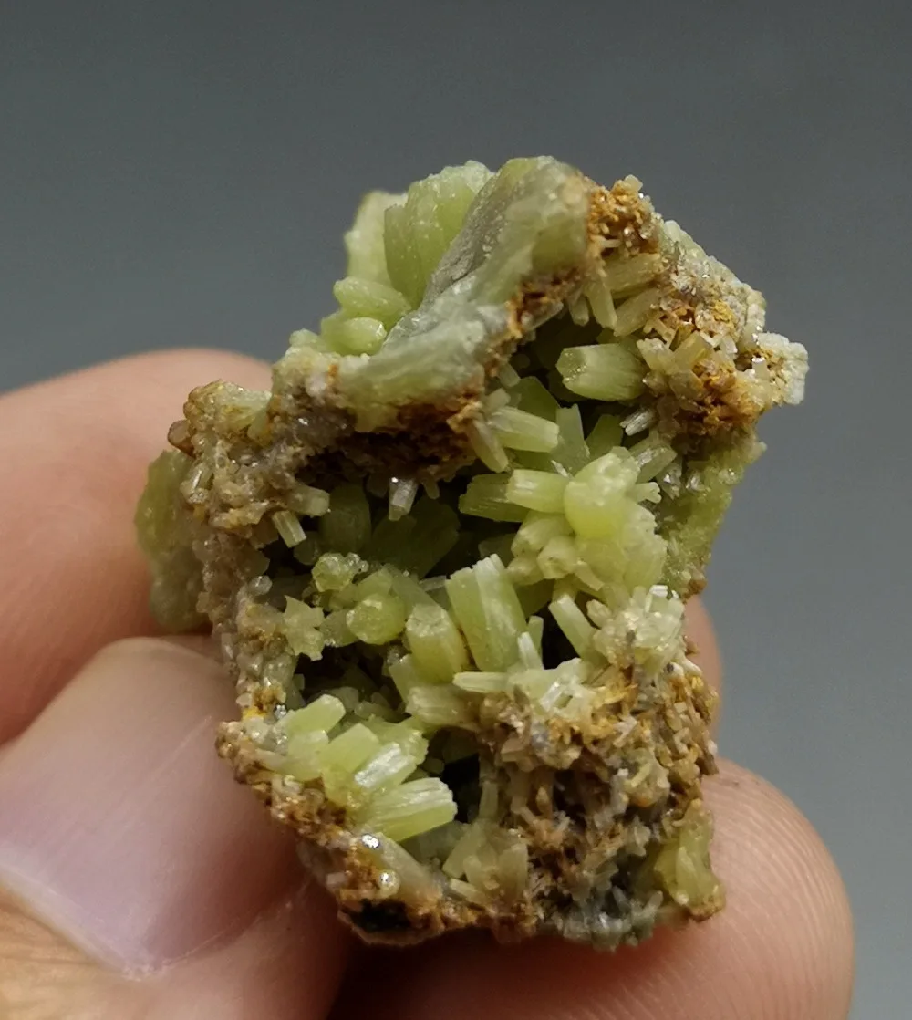 

17g natural stones and crystals natural Pyromorphite mineral specimen collection gemstones quartz from China free shipping