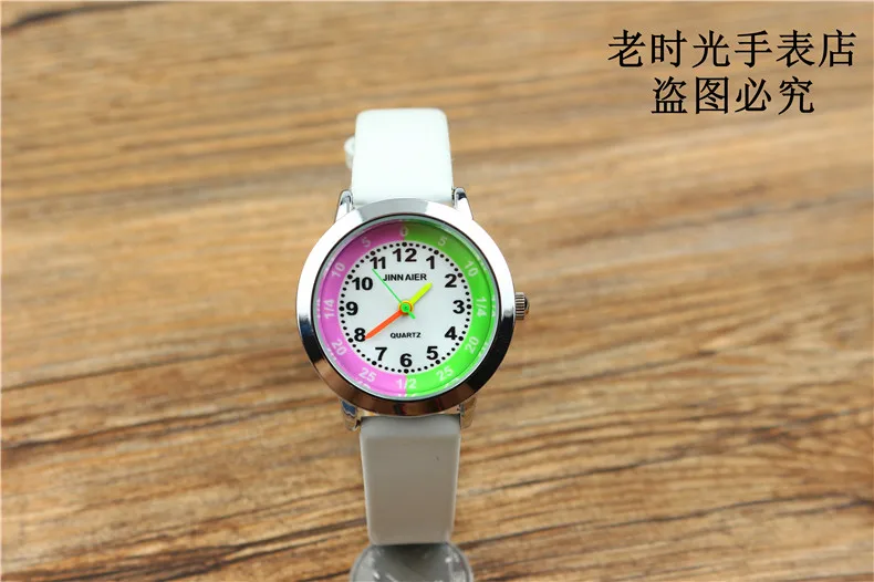 Новое поступление дети мультфильм розовый и зеленый циферблат Кварцевые часы маленький студент высокое качество простой дизайн