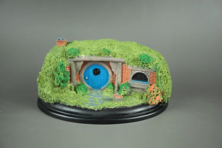 

[TOP] Lord of the Rings toy Hobbit knick knack Hobbiton Bathilda NO.26 figures statue toys model car & fishbowl ornament gift