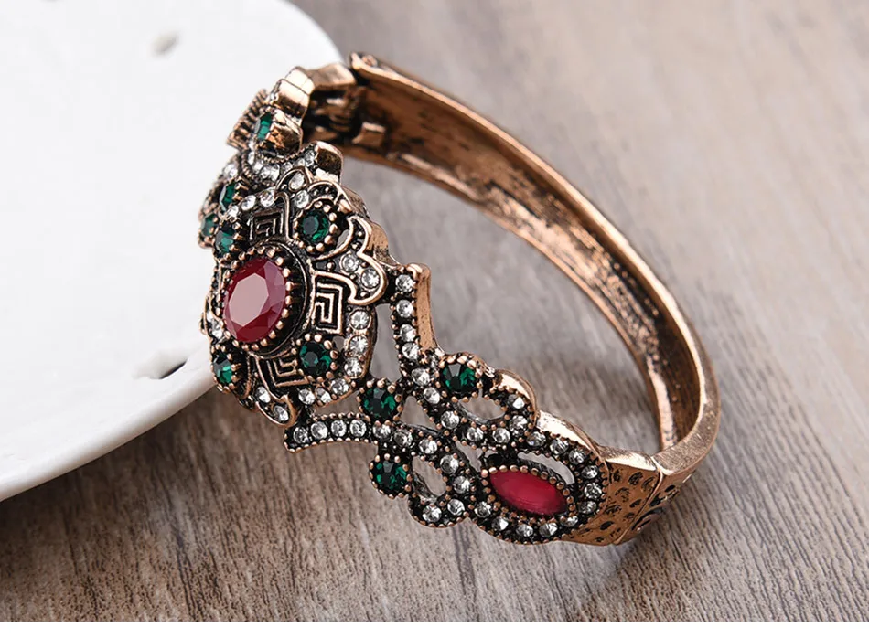turkey-vinateg-cuff-bracelet_03