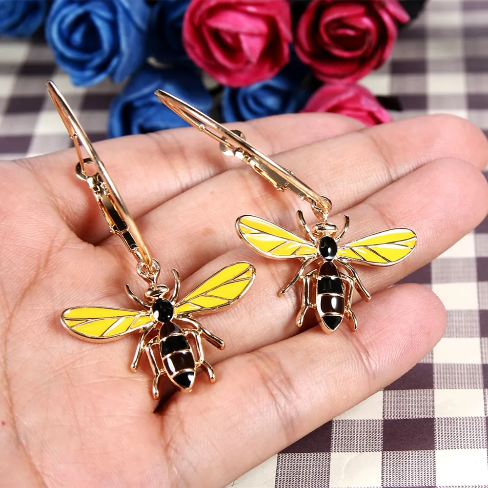 

Tuliper Yellow Enamel Honey Bee Animal Insect Earrings Cute/Romantic Loop Earrings For Women Lady Party Daily Jewelry Gift