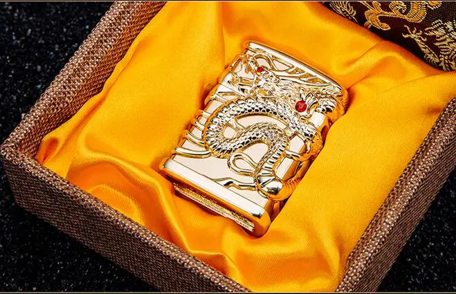 

Hong Kong authentic zorro kerosene lighter hollow out the dragon show bead sculpture wind + lighter gift box