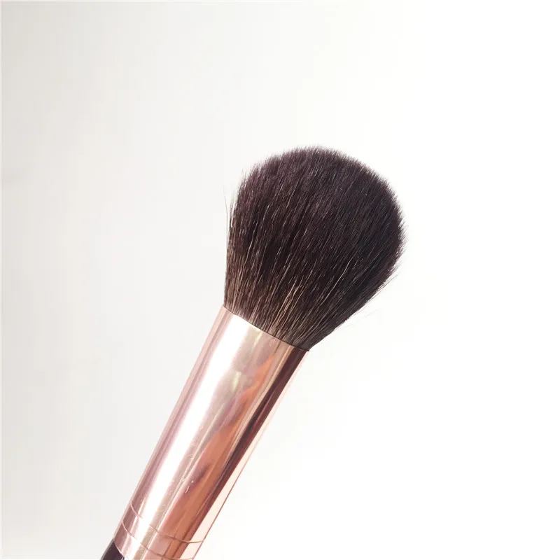 Charlotte Tilbury Blusher Brush _ 3