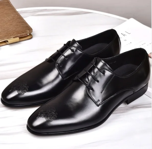 

Men Bullock carved Business Shoes Genuine Leather Dress Shoes Square Toe formal Oxfords Men Office Wedding Shoes