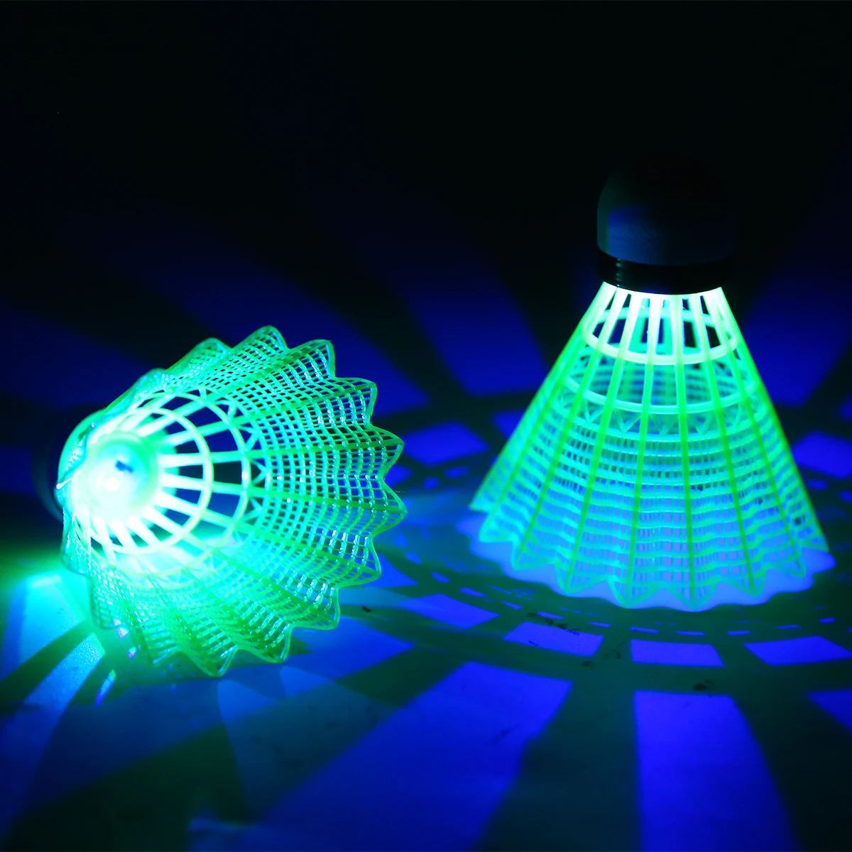 8Pcs LED Badminton Shuttlecock Nylon Night Lighting Birdies Shuttlecocks Dark Night Light Colorful Badminton Shuttlecock