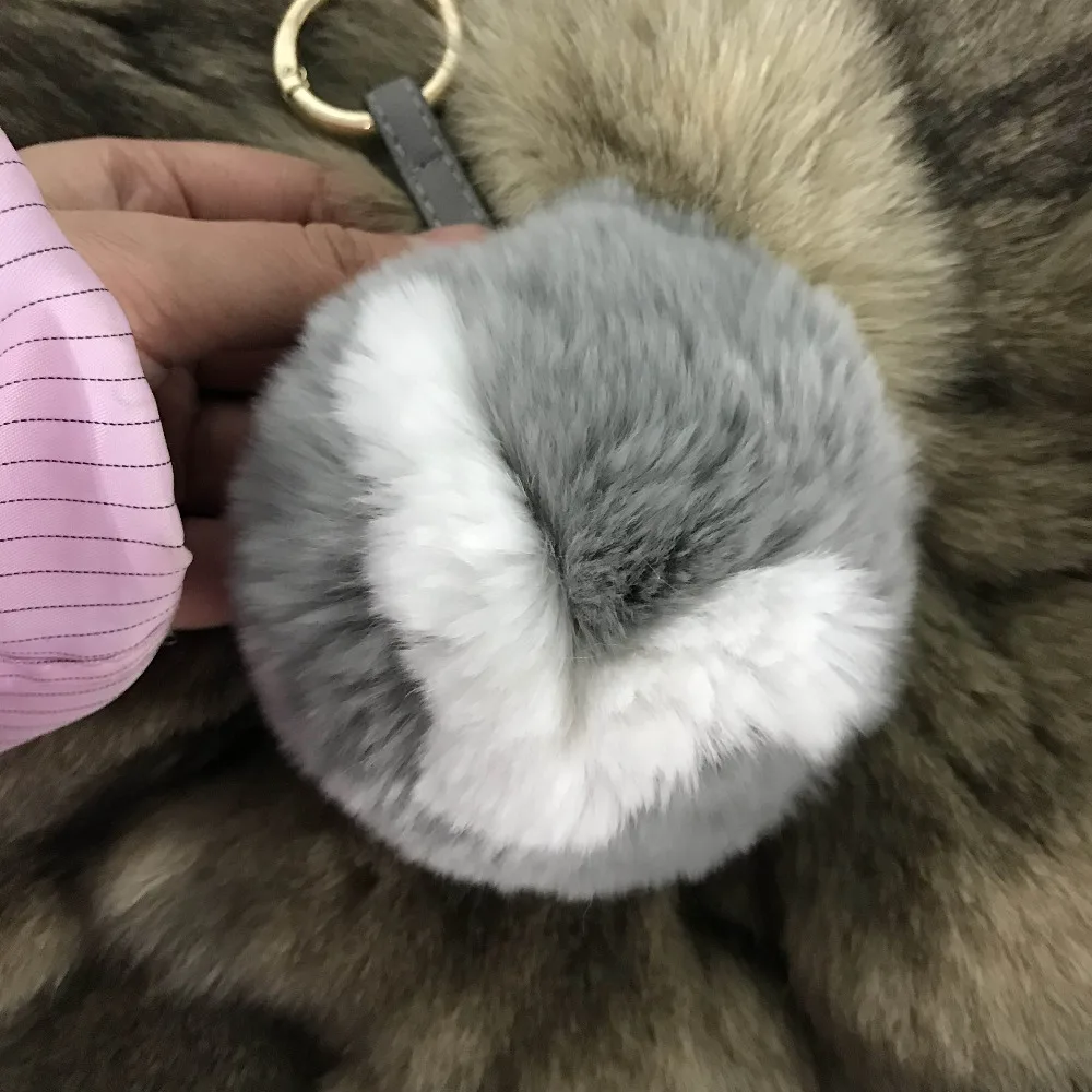 

Magicfur -ABcharm Letter Initial L Real Rex Rabbit Fur Letter Pompom Ball Soft Keyring Handbag Charm Car Phone Keychain Pendant