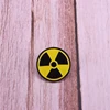 Radioactive Fallout-insignia con símbolo de botón unisex, pines de juego divertidos, chaquetas, accesorio de mochila ► Foto 3/3
