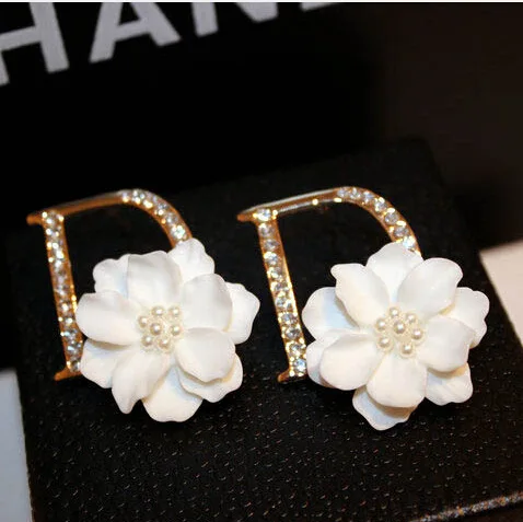 

Korean American fashion exquisite Zircon all-match letters Camellia gold color female E000862 Stud Earrings