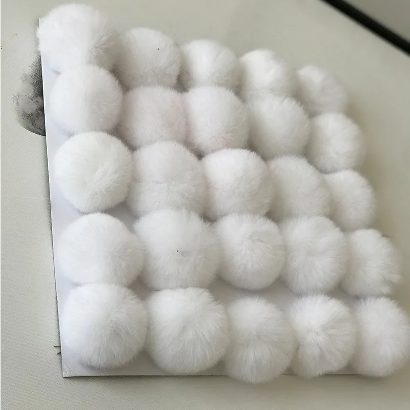 25pcs a lot wholesale 6cm real rex rabbit pom pom fur ball DIY accessories hat glove hair key chain party accessories fluffy fur - Цвет: white