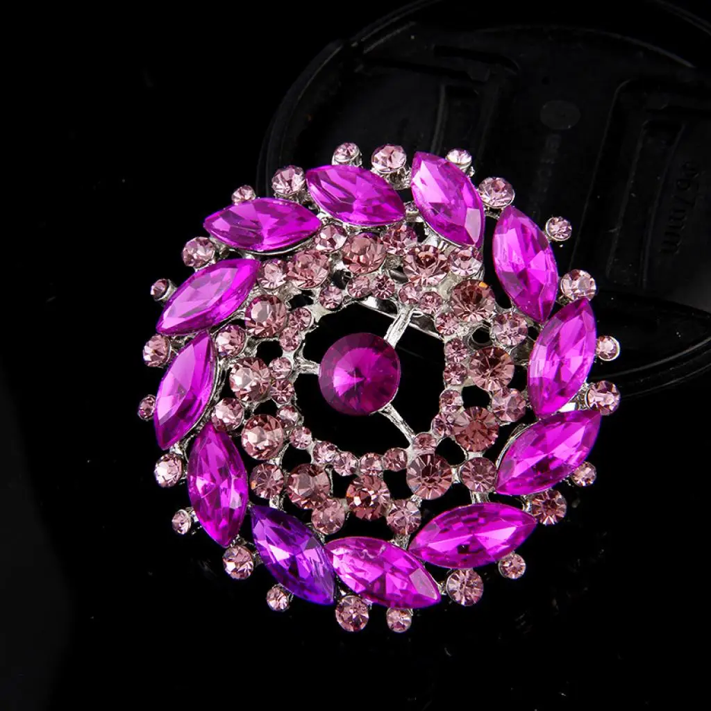 

2018 Hot sale acrylic brooch pins popular simpson Cartoon Harajuku badge Bag girl's Brooch Gift Channel trinketsbag