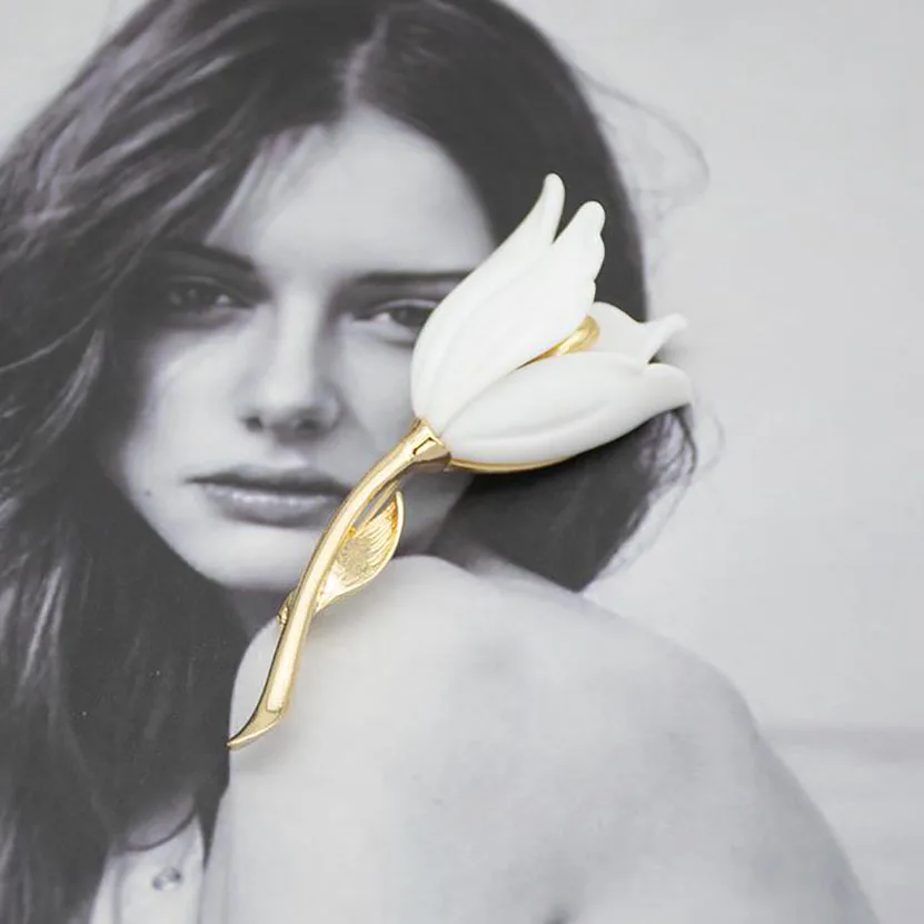 

PJX Europe-America Fashion Hot Sale Individuality And Creativity Resin Lily Flower Shape Simple Pins For Women/Gift B-DF-001
