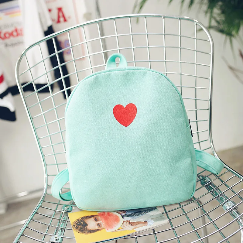 Рюкзак с сердцем фирма. Рюкзак с сердечками. Покажи рюкзаки с сердечками. Рюкзак белый с сердечками. Рюкзак для девочки.