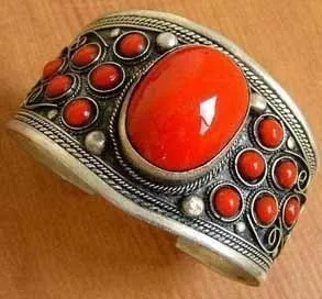 

Old and fresh red local characteristic Bracelet-DFEGR -f